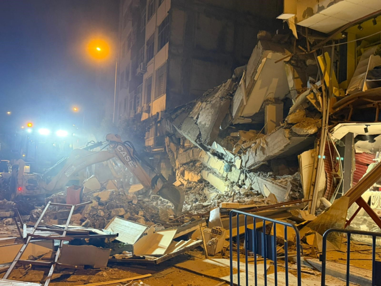 Hatay İskenderun’da yıkım sırasında bina çöktü Canlı izine rastlanmadı 2