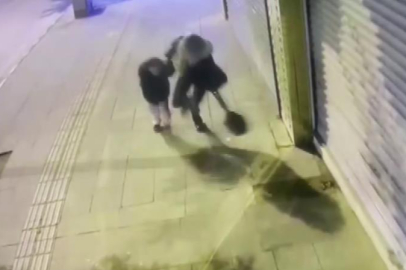 Kontrollü yıkımda çöken binadan koşarak kurtulan anne ve kızın kaçış anları kameraya yansıdı