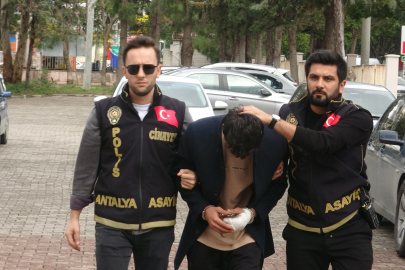 Antalya’da cinayet zanlısı, 20 bıçak darbesiyle öldürdüğü gencin telefonunu foseptik çukuruna attı