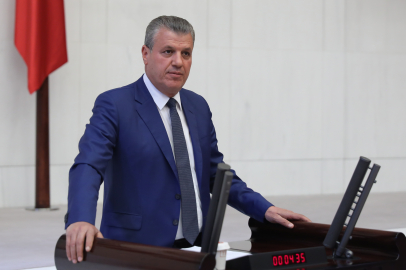 Barut: Ekili-dikili ve yaşam alanları zarar gören halkın yaraları sarılmalı