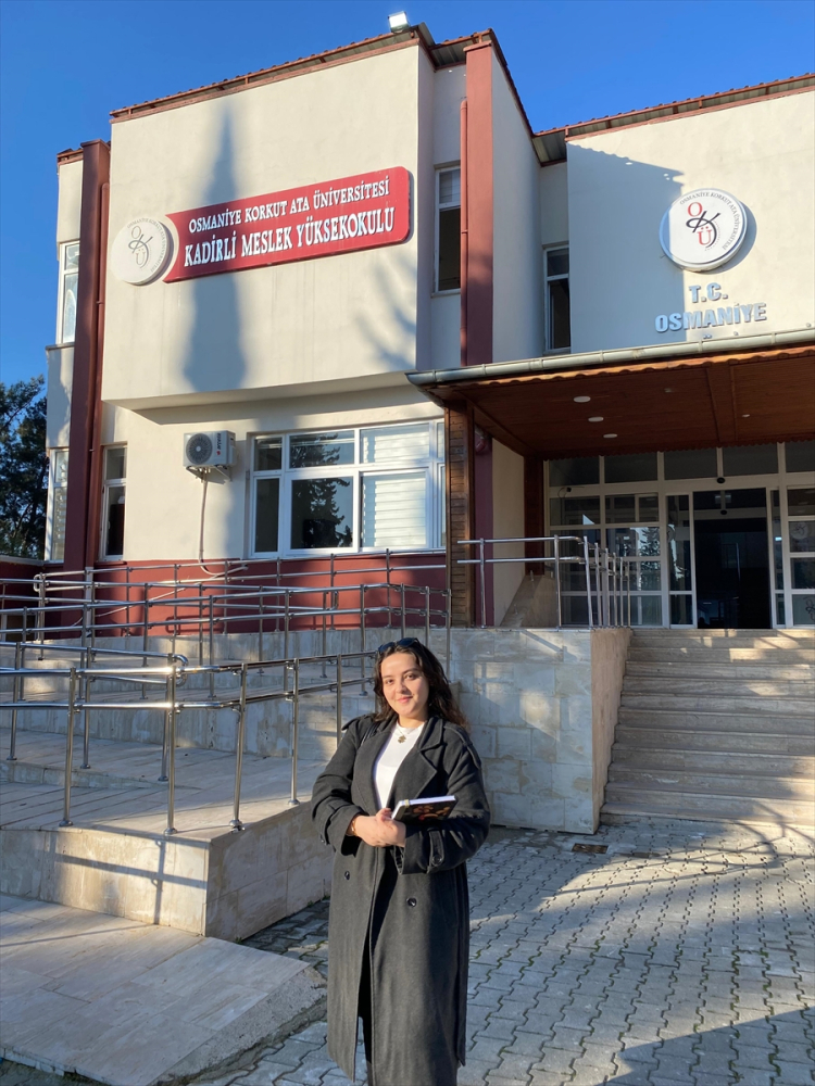 Her şey bitti demişti, şimdi üniversiteli Elif Naz'ın azmi kanseri yendi 3