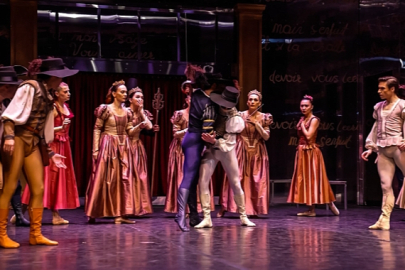 Mersin'de Broadway rüzgarı: "Kiss Me Kate" müzikali prömiyer için gün sayıyor