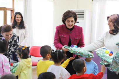 Süreyya Yavuz, Sevgi Evleri’ndeki çocuklarla buluştu