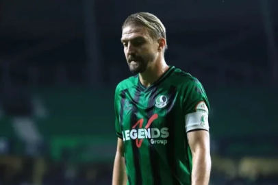 Sakaryaspor’da Caner Erkin dönemi sona erdi! Kırmızı kartlar sonrası yollar ayrıldı