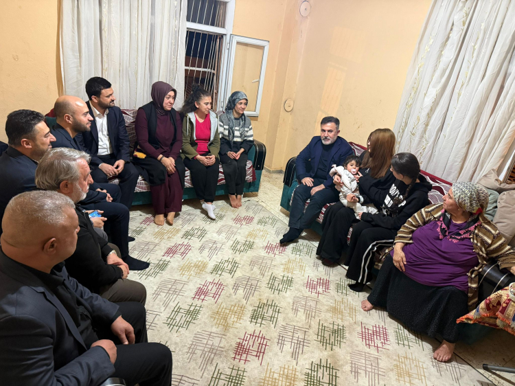 AK Parti Yüreğir'den Ramazan çıkartması Mahalle mahalle gönül köprüleri kuruluyor 2