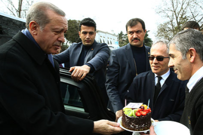 Cumhurbaşkanı Recep Tayyip Erdoğan kaç yaşına girdi? İşte 2026 itibariyle yaşı