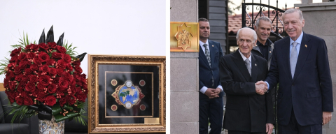 Devlet Bahçeli, Cumhurbaşkanı Erdoğan'a 72. yaş gününde 72 gül ve özel tablo hediye etti