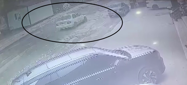 Hatay Payas'da trafik kazası Kontrolden çıkan otomobil ağaca çarptı 2