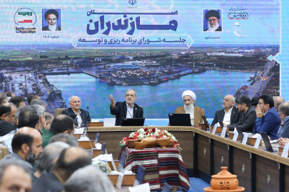 Pezeşkiyan: “Baskılara rağmen geleceği İnşa edeceğiz”