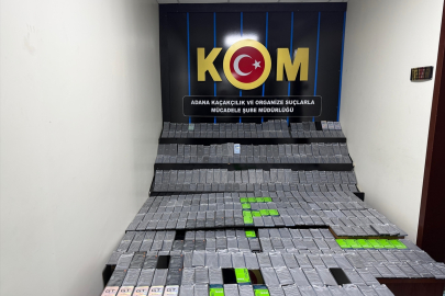 Adana’da otobüste 452 kaçak cep telefonu ele geçirildi