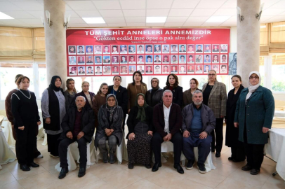 AK Parti Adana Milletvekili Sunay Karamık ve İl Kadın Kolları Başkanı Hacer Söylemez, şehit aileleri ve gazilerle bir araya geldi