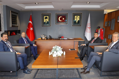 Karataş’ın sağlık hizmetleri Adana İl Sağlık Müdürlüğü’nde masaya yatırıldı