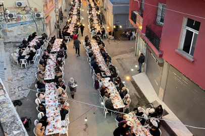 Öztürk ailesinden geleneksel iftar programı