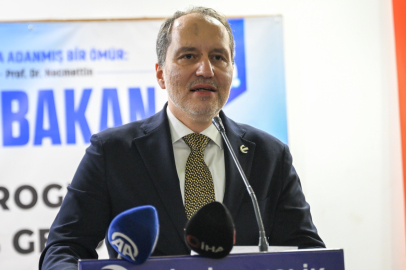 Yeniden Refah Partisi Lideri Fatih Erbakan Adana’da iftar programında partililerle buluştu