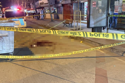 Adana’da  durakta kanlı pusu: 25 yaşındaki genç ağır yaralandı