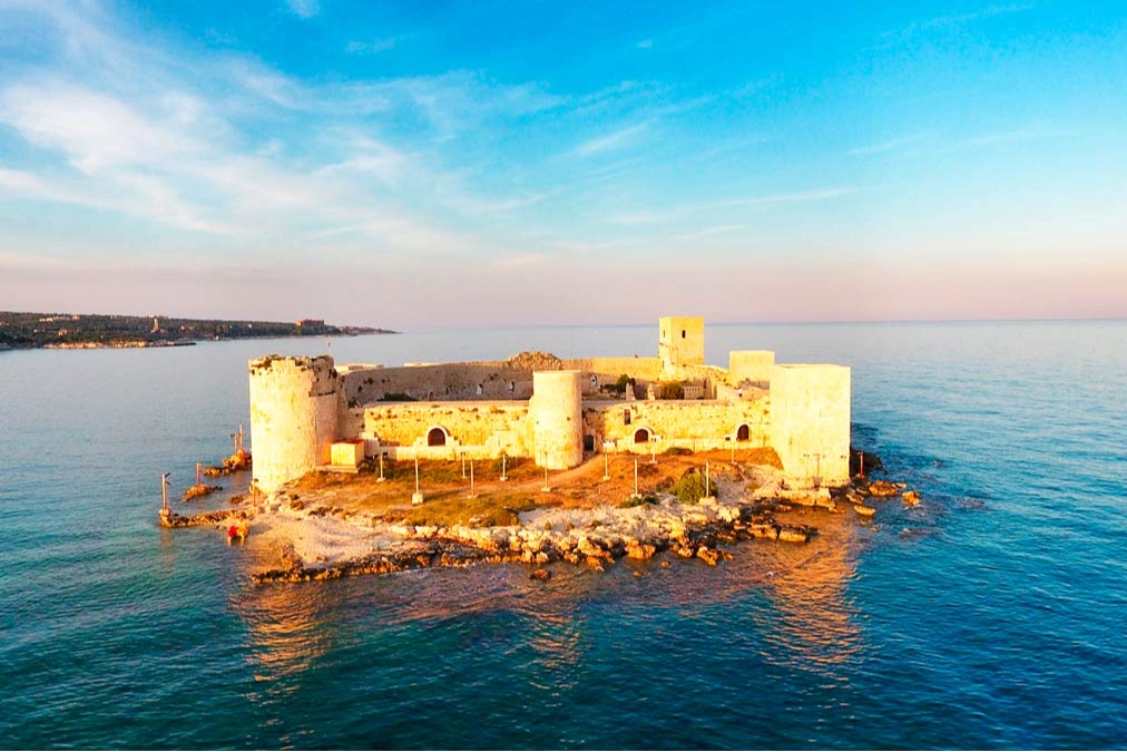 Doğal güzellikleri ve tarihi zenginlikleriyle ziyaretçilerini büyüleyen Mersin'de gezilecek yerler