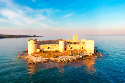 Doğal güzellikleri ve tarihi zenginlikleriyle ziyaretçilerini büyüleyen Mersin'de gezilecek yerler