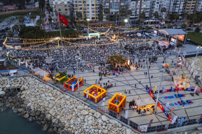 Mersin'de Ramazan şenlikleri kapsamında iftar programı düzenlendi
