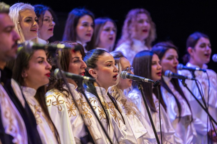 VATANDAŞLARLA BİRLİK VE BERABERLİK MESAJI