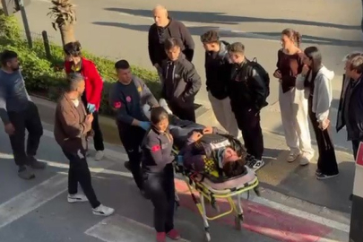 Yayaya yol vermek için duran otomobile arkadan çarptı o anlar güvenlik kamerasında