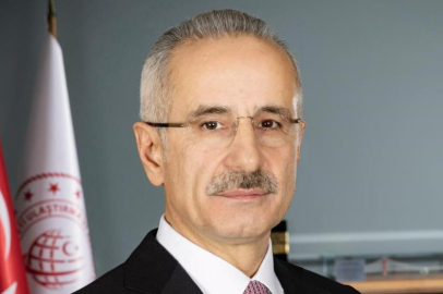 Bakan Uraloğlu duyurdu: İran, Irak, Suriye, Lübnan ve Ürdün uçuşları 6 Mart’a kadar iptal edildi 