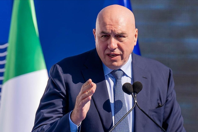 Dubai'de mahsur kalan İtalya Savunma Bakanı Crosetto ülkesine döndü