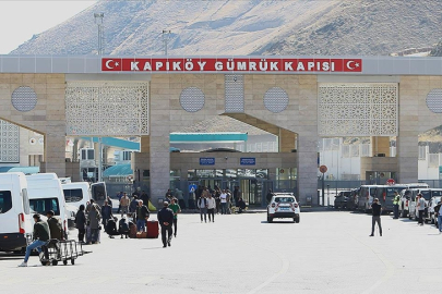 Türkiye-İran sınırındaki gümrük kapılarında günübirlik yolcu geçişleri durduruldu