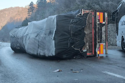 Zonguldak-Ankara yolunda buzlanma faciası: 3 ayrı kazada 10 yaralı