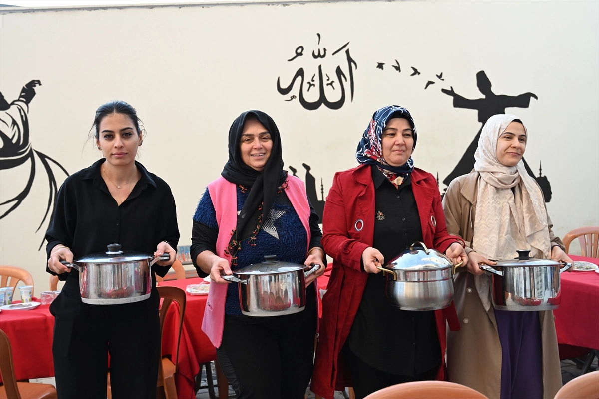 Osmaniye’de ev hanımları, öğrencilere, yetim ve öksüz çocuklara imece usulü iftar veriyor