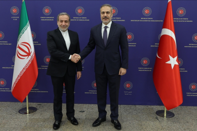 İran’dan ateşlenen füze sonrası Hakan Fidan Arakçi ile görüştü