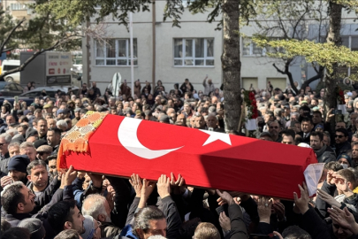 İstanbul'da öğrencinin bıçaklı saldırısında yaşamını yitiren öğretmenin cenazesi Konya'da defnedildi