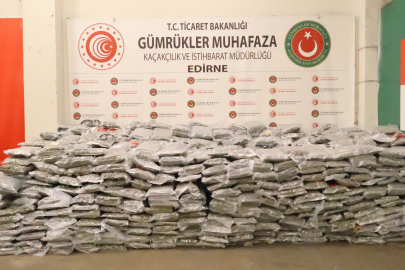 Gümrük Muhafazadan zehir tacirlerine büyük darbe: 1 Ton 413 kilo esrar ele geçirildi