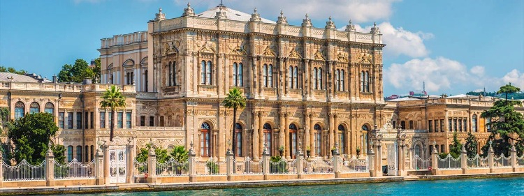 Dolmabahçe Sarayı