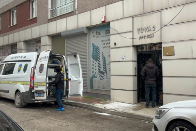 Karısını öldürüp 7. kattan atladı