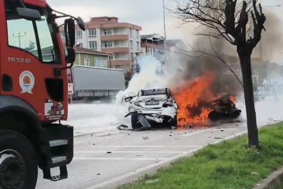 Samsun’da bir anda ortalık savaş alanına döndü: 3 araç alev alev yandı