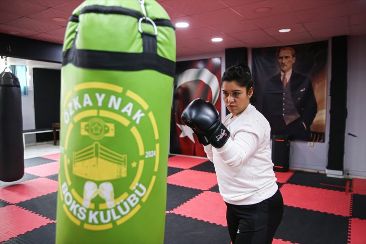 Adana’da kadınlara şiddete karşı ücretsiz boks eğitimi 3