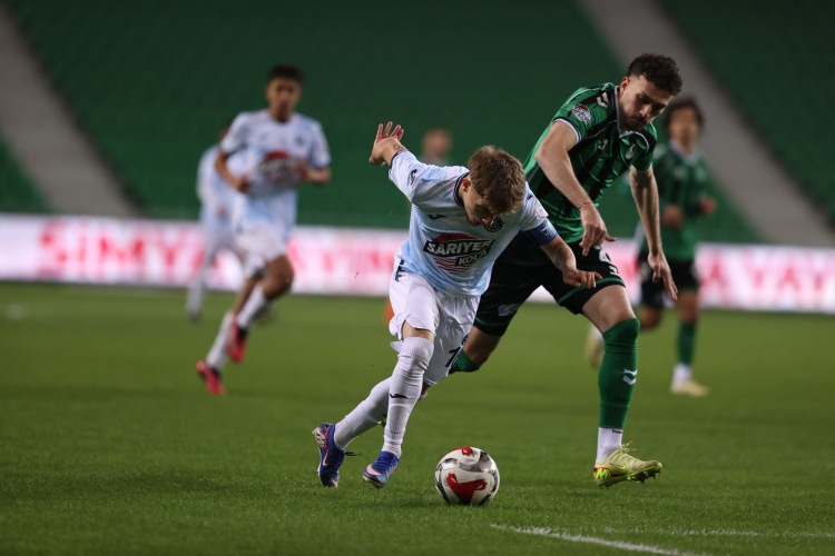 Adana Demirspor Sakarya deplasmanında 4 gol yedi 2