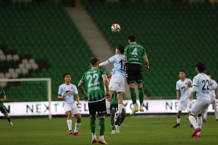 Adana Demirspor Sakarya deplasmanında 4 gol yedi 3