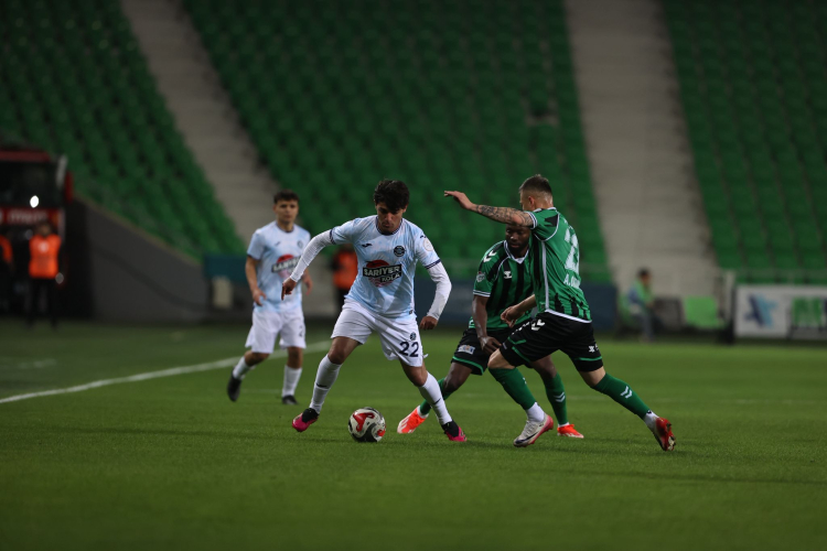Adana Demirspor Sakarya deplasmanında 4 gol yedi 5