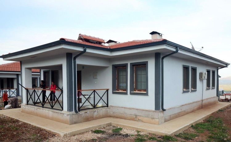 AFAD Başkanı Ali Hamza Pehlivan Hatay'da köy evlerini inceledi 3