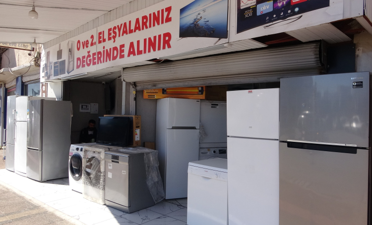 Mersin'de bir esnaf, iyilik yapmak istediği genç tarafından soyuldu 3