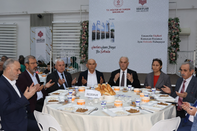 MHP Adana İl Başkanı Kanlı, Vakıflar İftarında hemşerileriyle bir araya geldi