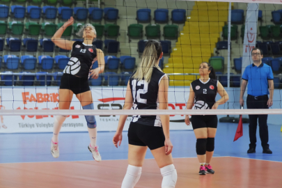 Mersin’de “Evinin Sultanları” voleybol turnuvası başladı!