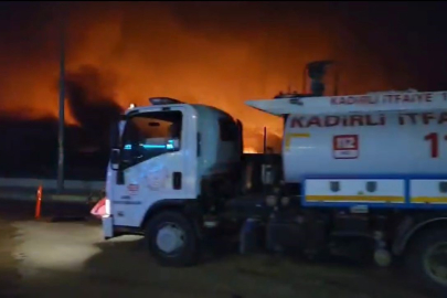 Kadirli OSB’de tavuk fabrikasında çıkan yangın sabaha karşı söndürüldü