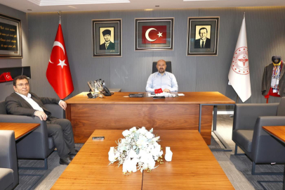 Adana’da sağlık çalışanlarının talepleri İl Sağlık Müdürlüğü’nde ele alındı