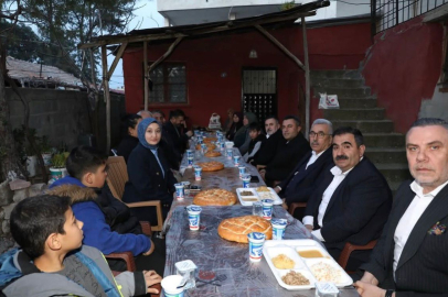 AK Parti Adana İl Başkanı Dağlı, Ramazan’da vatandaşlarla gönül sofrasında buluştu