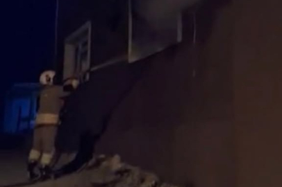 Altınözü'nde evden alevler yükseldi