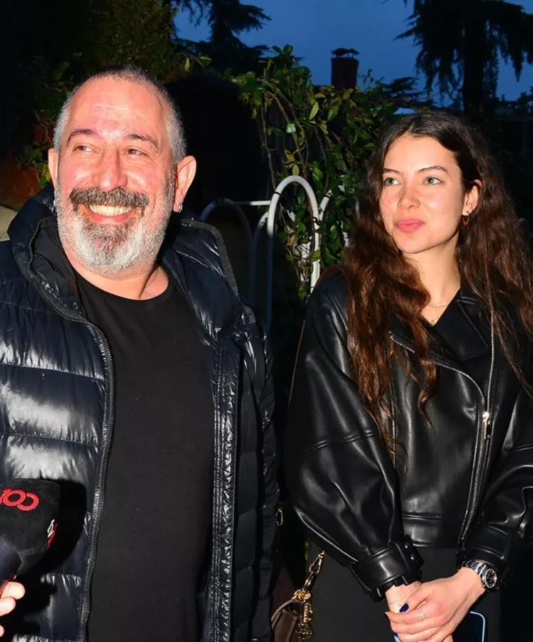 Eski aşıklar Madrid’de buluştu Cem Yılmaz ve Rüya Demirbulut’tan ikinci şans 3