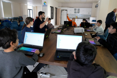 Çukurova’da çocuklar kodlama ve yapay zeka ile tanışıyor