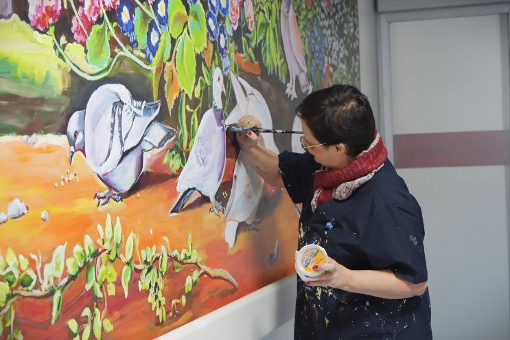 SAĞLIK PERSONELİ VE REFAKATÇİLER İÇİN RENKLİ BİR ORTAM